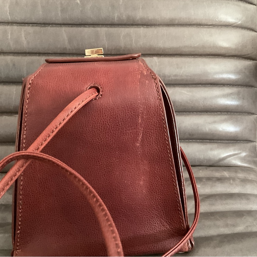 Neely & Chloe chocolate brown leather small bucket cross body bag - Picture 5 of 9